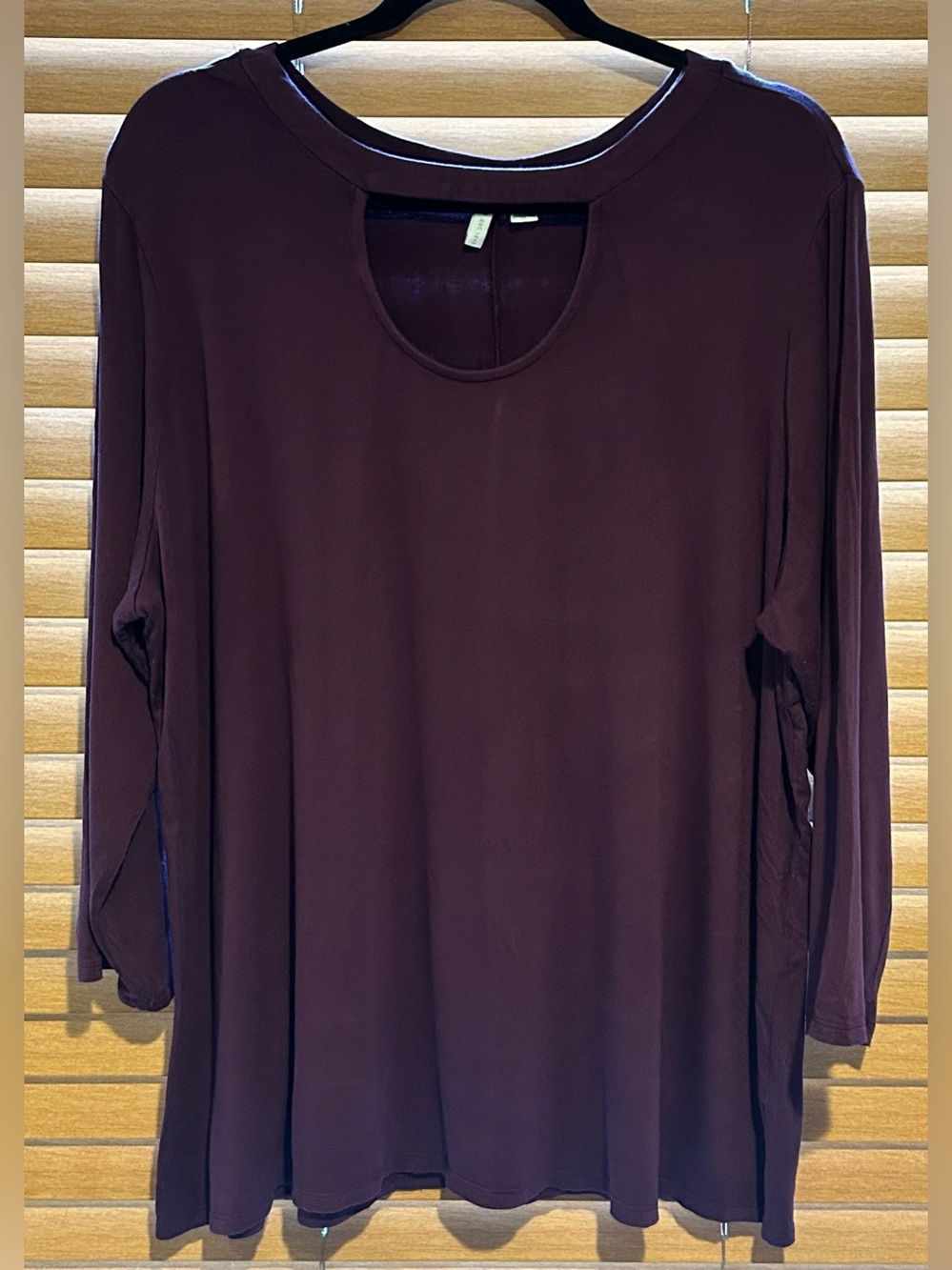 Cato Plum Long Sleeve Keyhole Top